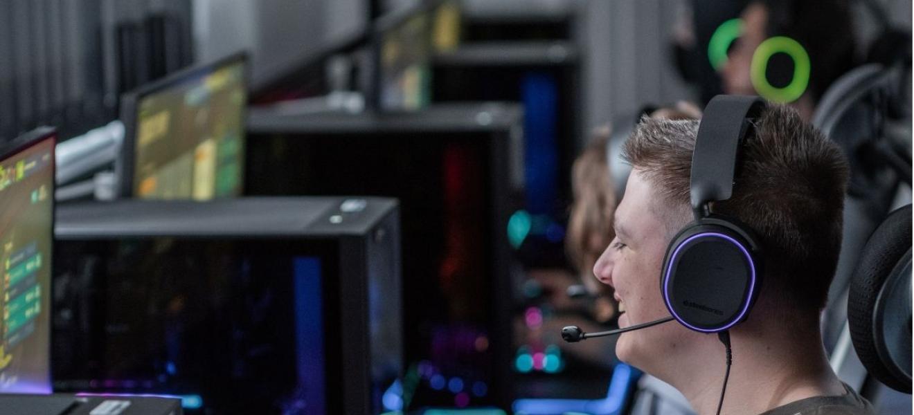 The Esports Academy at Exeter College The Esports Academy at Exeter College