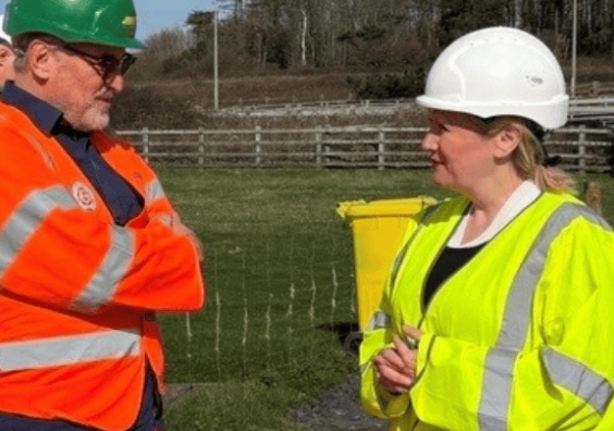 Richard Parkinson, CEO of Inyanga Marine Energy Group, with Rebecca Evans, Welsh Government Cabinet Secretary for Economy, Energy and Planning