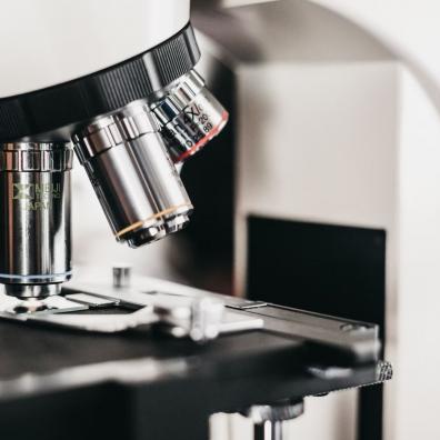 A microscope in a lab